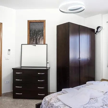 公寓 City Center 2 Bedroom 地拉那